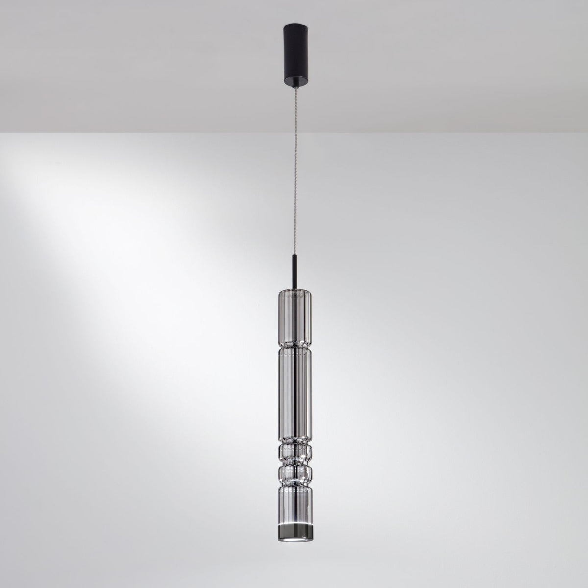 Lampa wisząca LED metalowa ze szkłem dmuchanym bursztynowo-przydymionym 8W 800LM ciepła biel 3000°k CROOKES