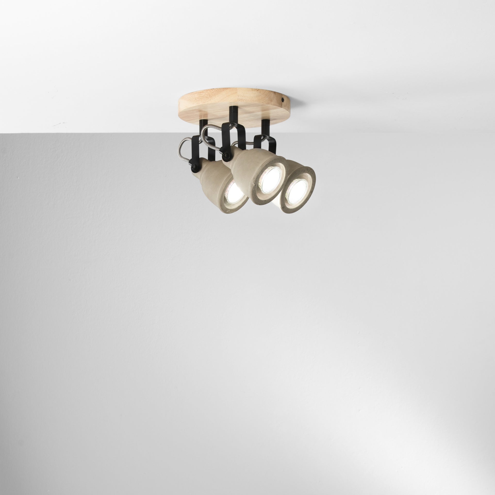 Plafoniera 3 luci base legno spot orientabile cemento naturale rifiniture nero-nichel 3XGU10 non incl. KISA