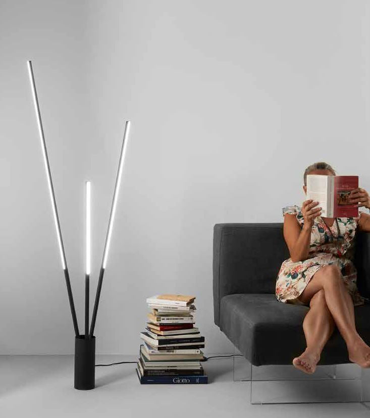 Piantana LED bacchette in metallo bianco o nero con diffusori orientabili CCT 30W 3456LM WANDS