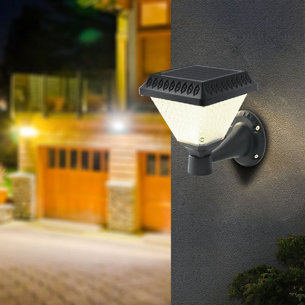V-TAC Solarna Lampa Ścienna LED 0,8W w Kształcie Piramidy z Pilotem, Kolor Czarny, 3w1, IP44