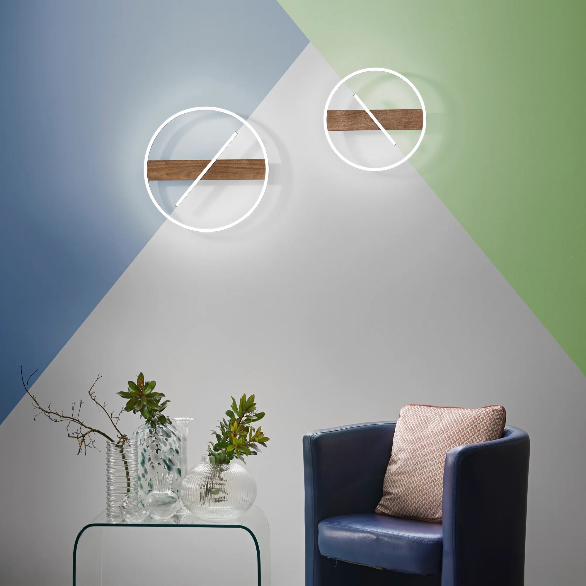 Plafoniera LED in metallo con base effetto legno in due dimensioni colore nero CCT AZIMUTH
