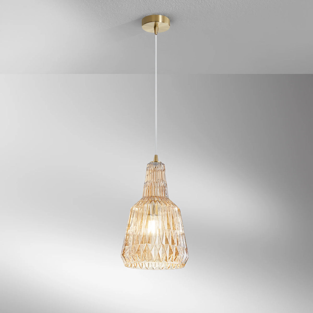 Sospensione Vetro Cristallo Sfaccettato con Struttura Metallo Abbinata Attacco E27 | Ambra Trasparente Fumè Verde | Luce Ambiente Design GALWAY