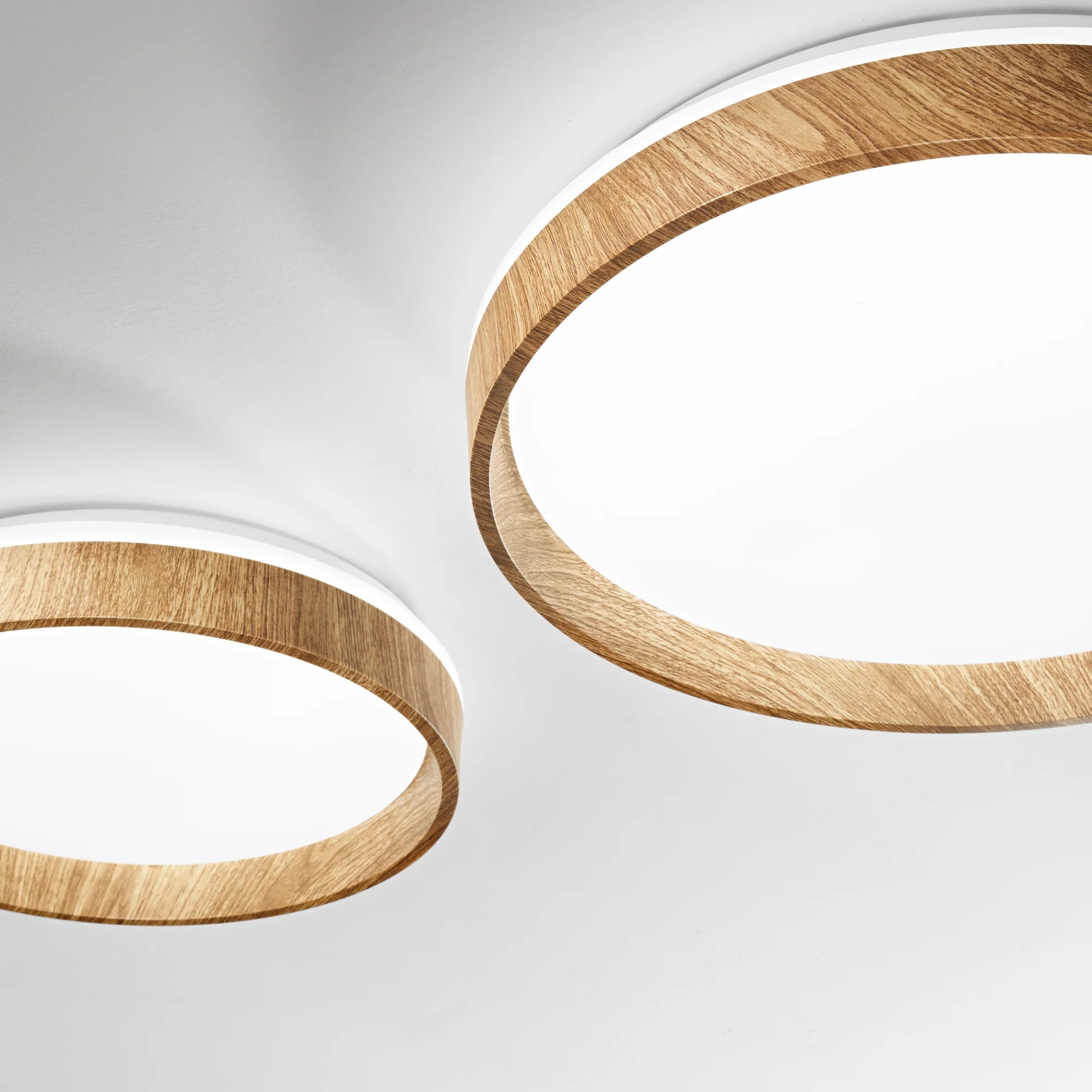 Plafoniera LED in metallo e acrilico effetto legno due dimensioni CCT MADERA
