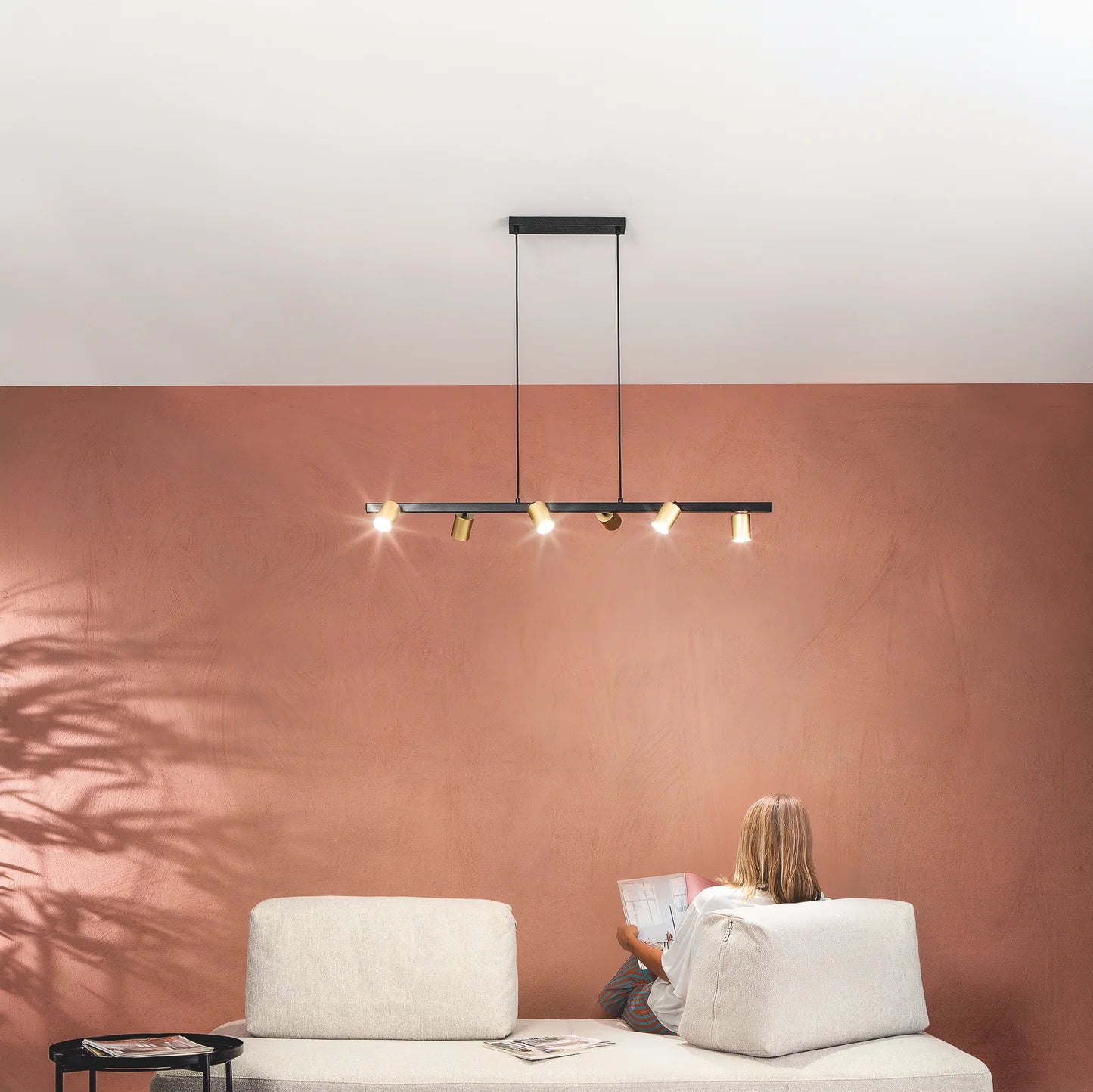 Sospensione lineare in metallo nero e punti orientabili in oro satinato 6XGU10 non incl. NIZZA