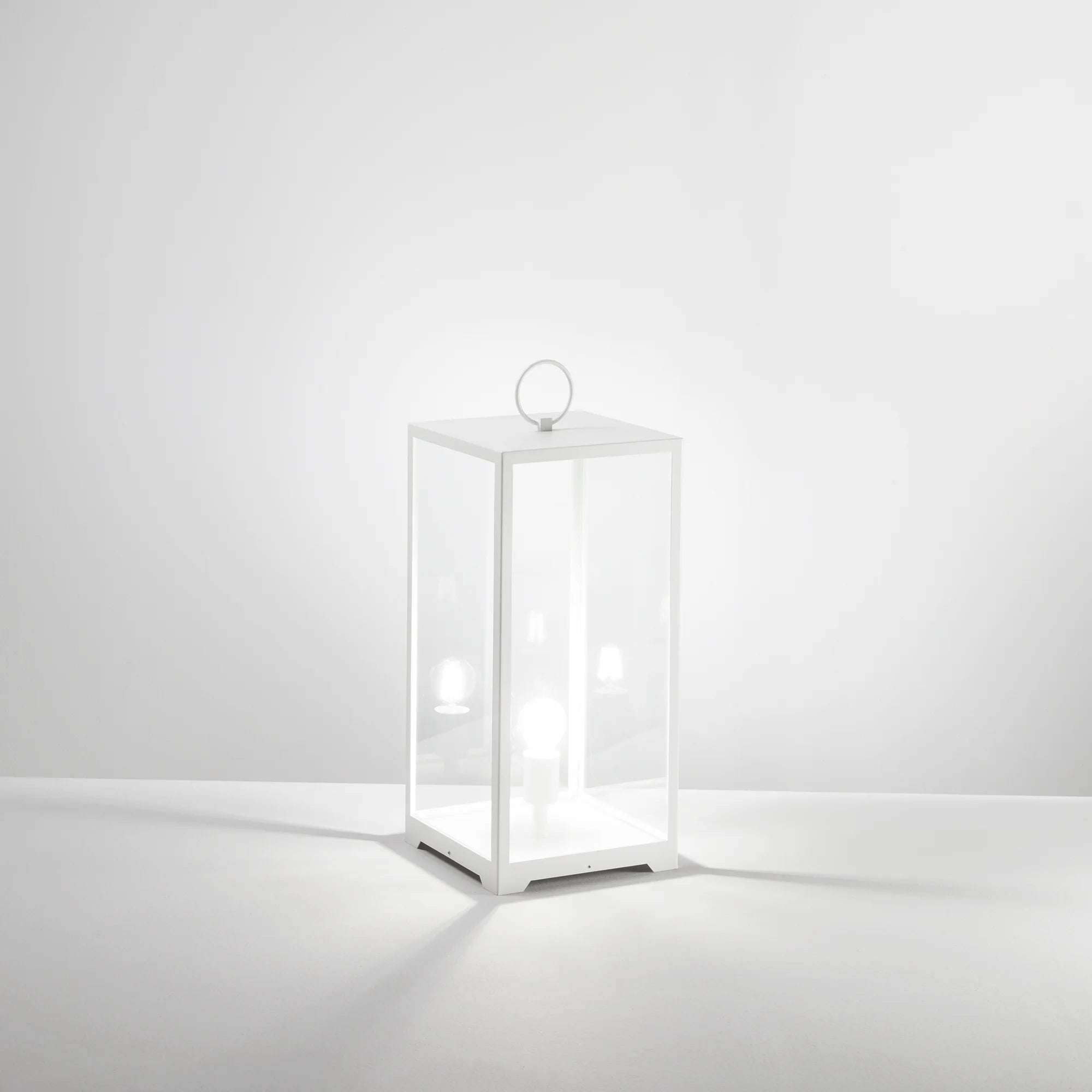 Lampada da tavolo per esterno IP44 in metallo bianco o antracite diffusore in vetro lampada 1XE27 non inclusa MIRAGE