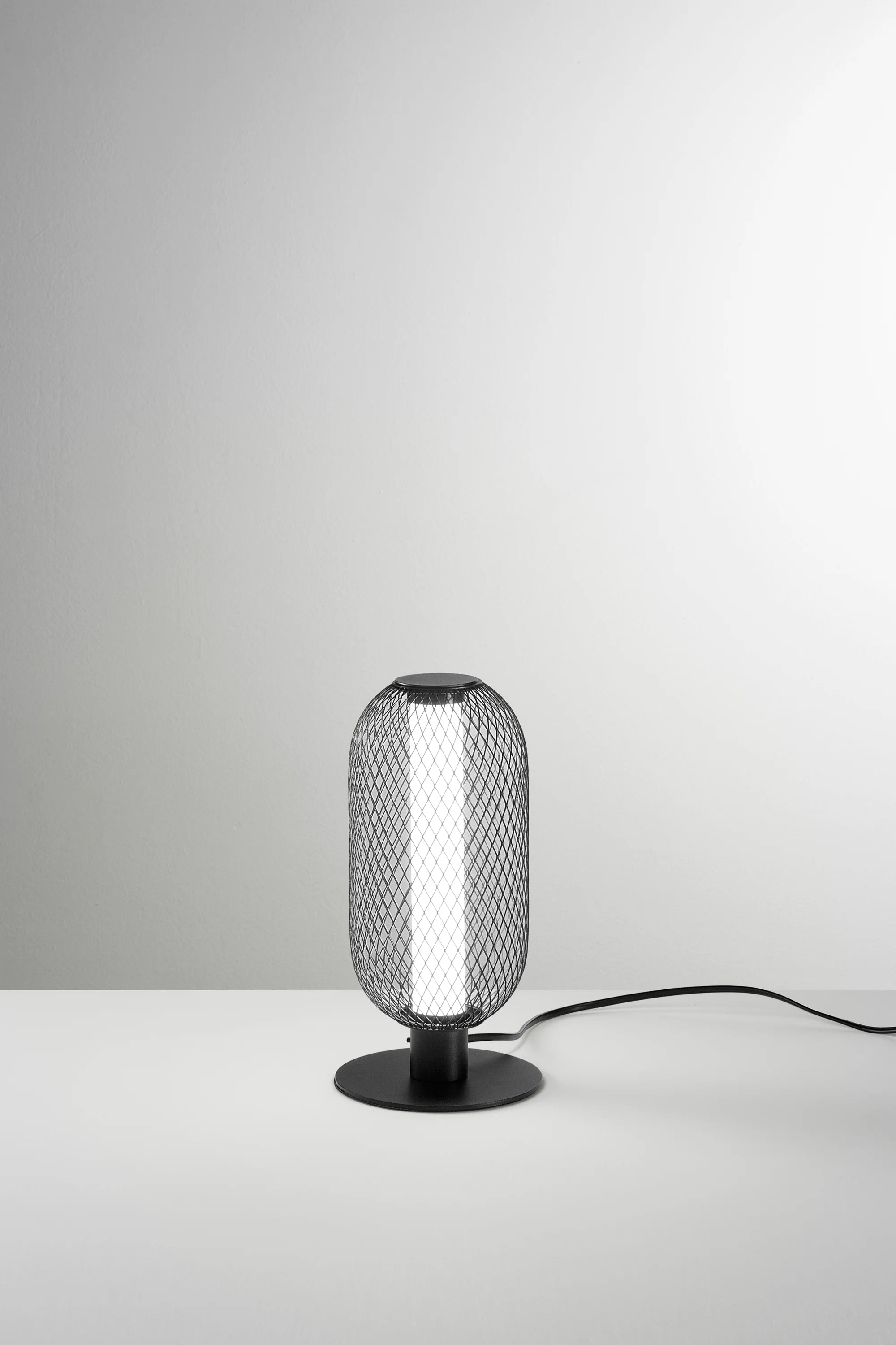 Lumetto LED in vetro soffiato e diffusori reticolati nero-oro 12W 1260LM luce calda 3000°k INKAS