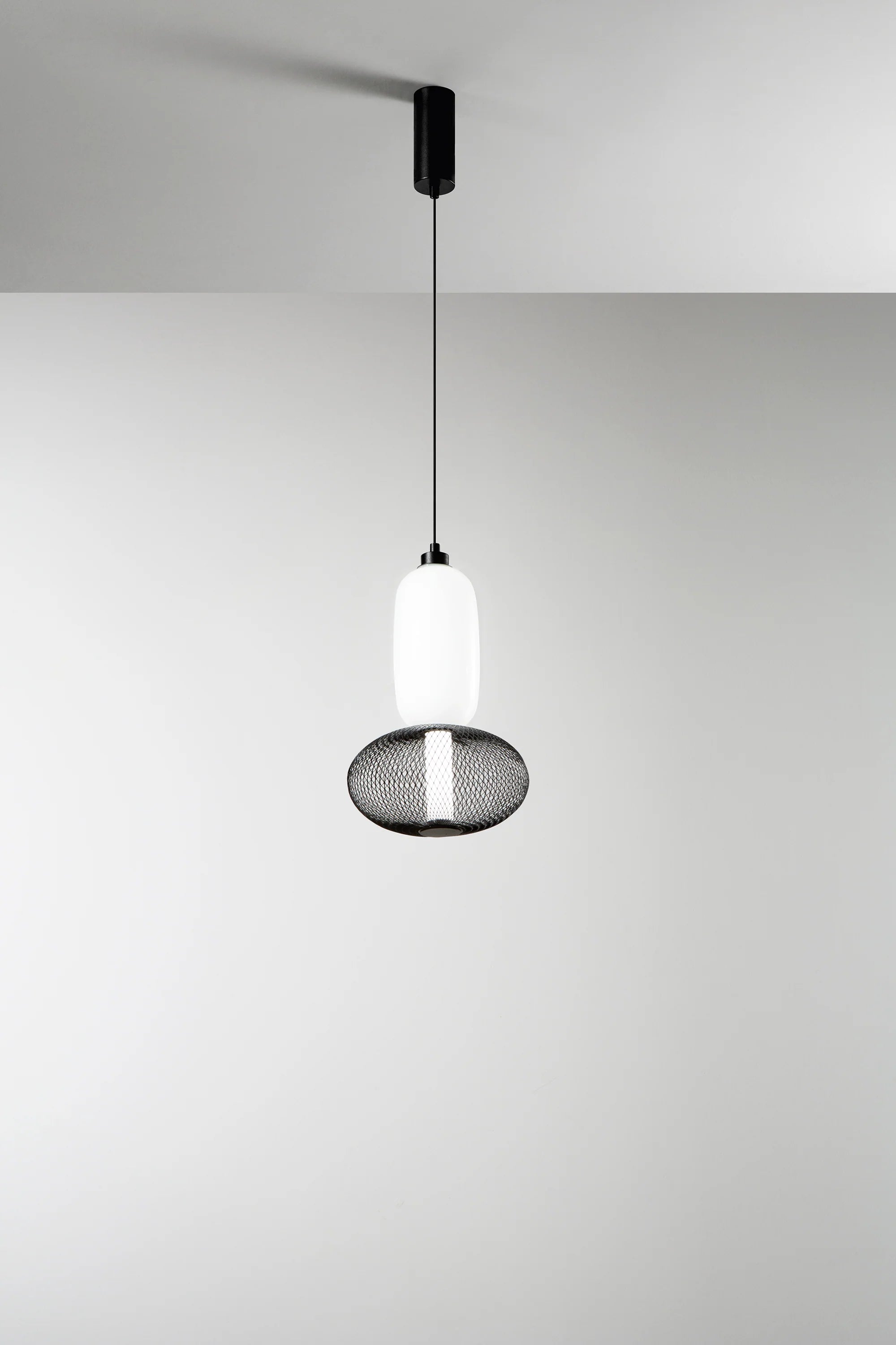 Sospensione LED in vetro soffiato e diffusori reticolati nero-oro 18W 1860LM 3000°k INKAS