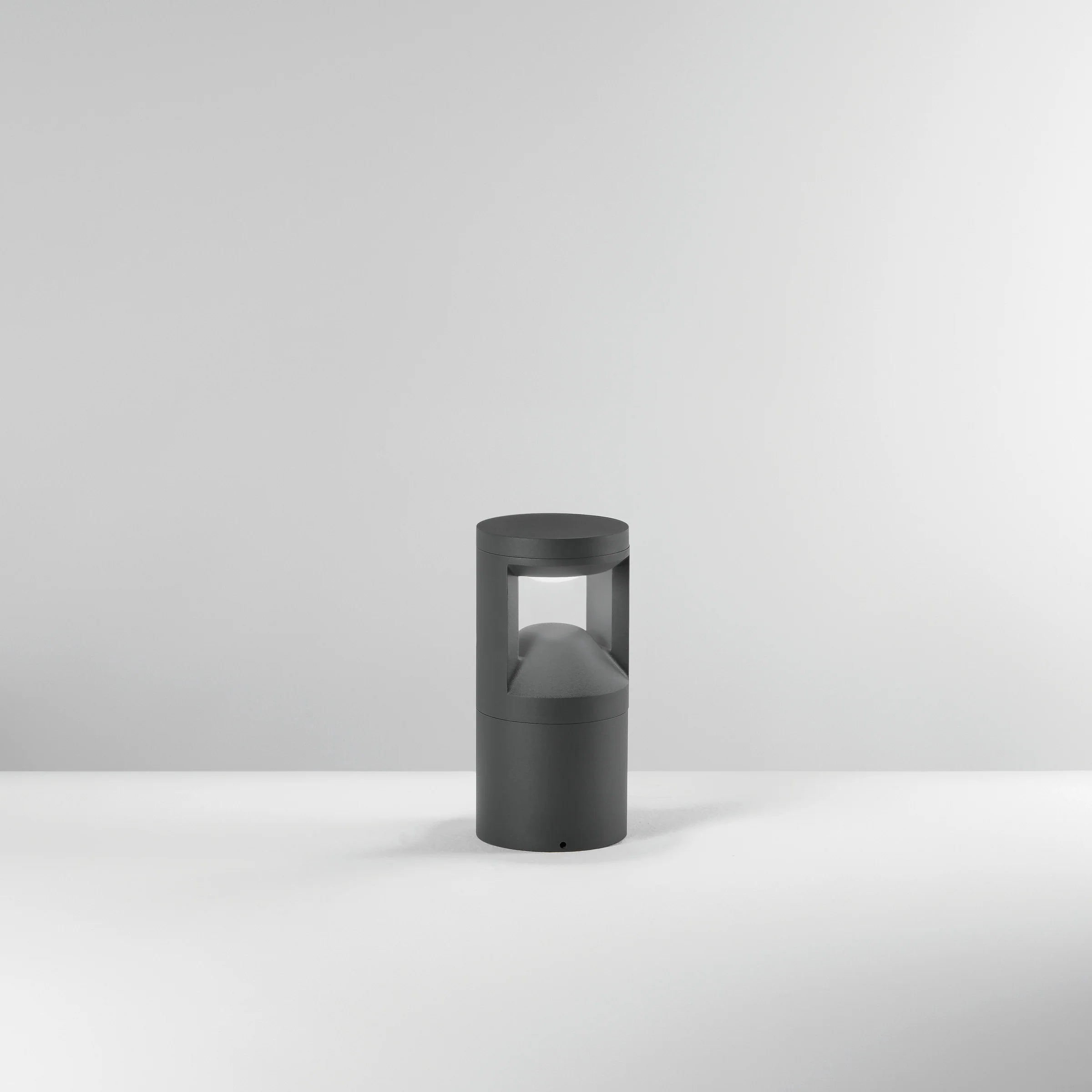 Palo per esterno IP65 in alluminio antracite o corten led integrato con regolazione luce 3000-4000°k WAMI