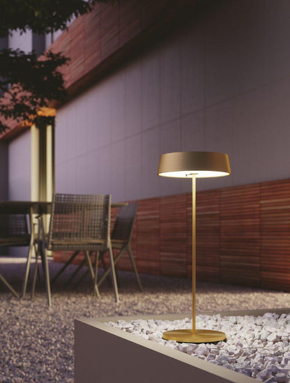 Lampă de masă pentru exterior reîncărcabilă IP54 din metal alb, negru, auriu sau corten LED integrat lumină caldă 3000°K 2.2W 192 lumeni COCKTAIL