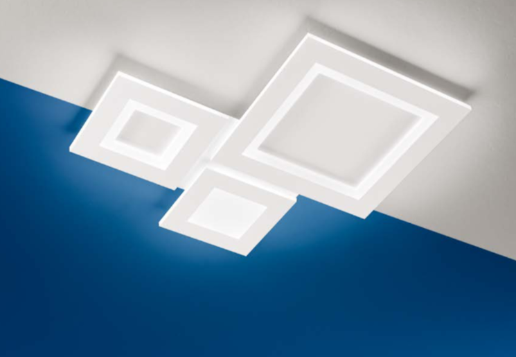 Plafoniera LED CCT w kolorze białego aluminium z akrylowymi dyfuzorami o nakładającym się kwadratowym kształcie ALBERS