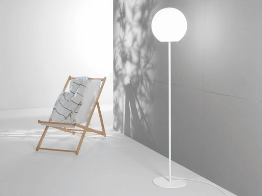 Lampa ogrodowa stojąca IP65, kula polietylenowa, biała metalowa konstrukcja, 1xE27, żarówka nie jest dołączona, GECO-SFERA